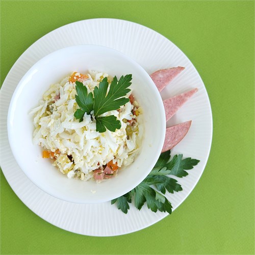 Оливье с копчёной колбаской 2341