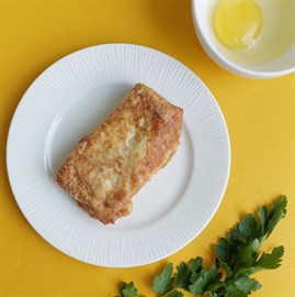 {{photo.Alt || photo.Description || 'Горбуша в омлетном блине с овощами «Золотая рыбка»'}}
