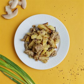 {{photo.Alt || photo.Description || 'Жарёха со свининой и грибами'}}