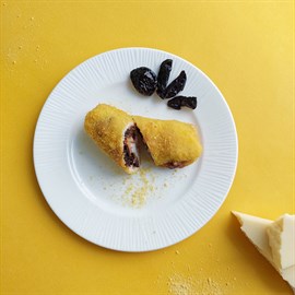 {{photo.Alt || photo.Description || 'Куриный рулет с сыром и черносливом'}}